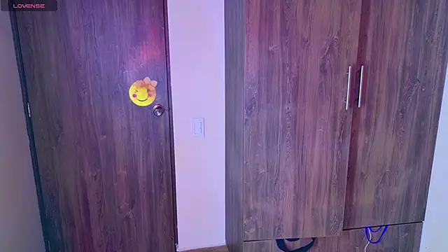 Macasweet - shake ass naked 500
