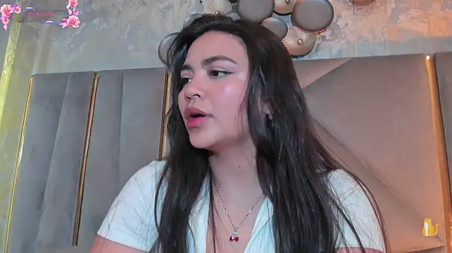 KimDevinne - Spanks ass x3