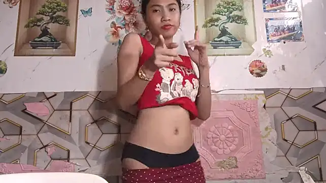 DeeannGunby - Lift my top and play with bra