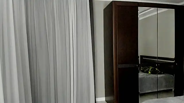 VertieGulikers - massage my boobs