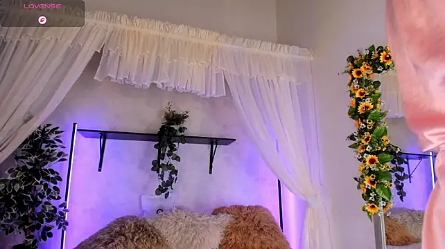 TaniaLarsen - wet my pussy and play glass toy