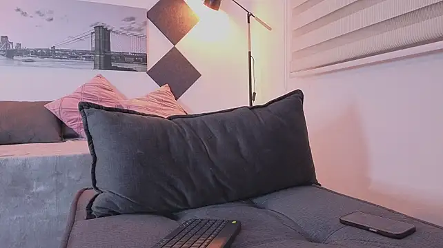 Brendazoe - 1 fingers in my ass