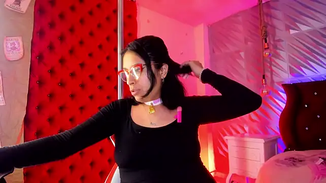 Roxanne_Han - play with tits + oil💦😈