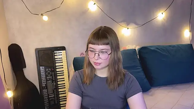 SusieMilkis - im new here<3 take off my skirt