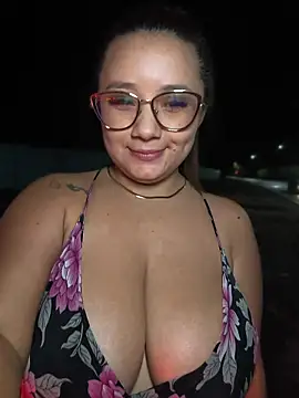 Maleja_smmith - I show my tits to the trucks