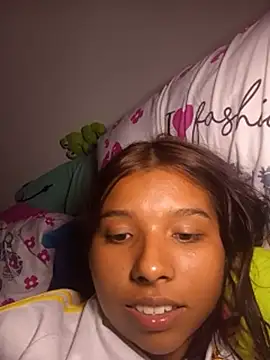 Amelie_26 - Pussy flash