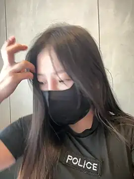 Josephine5566 - 狼牙棒抽插，刷的越多喷水越快，偷偷玩🐳