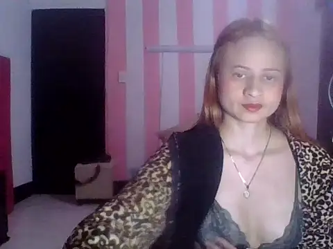 Amanda_Rouss - show pussy