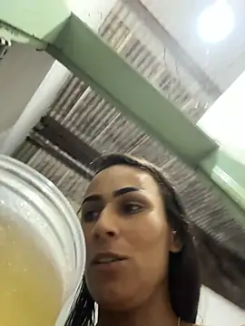 Girl_docinho - Dildo no CÚ no quintal, vizinho olhando?