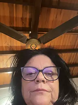 Sharongirl07 - Toy control un tío squirt