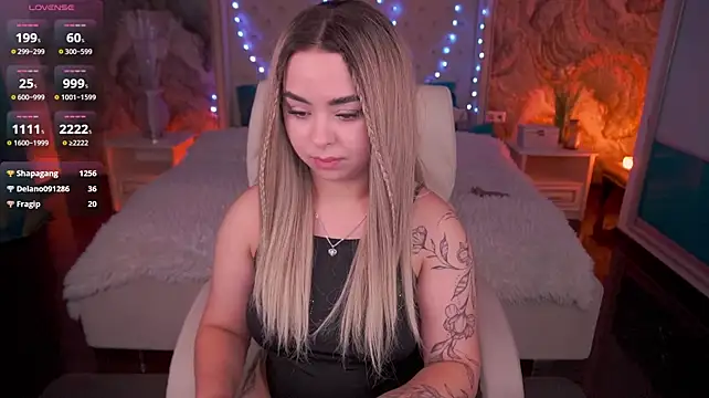 SusieWood - make me wetter, I will show you more😈😈