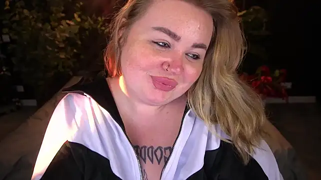 ZaraReignn - POV suck you😍+control 2 toys 5 min