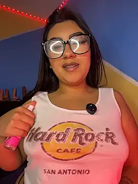 Laulin_TayyyX - Wet the shirt🙈💦