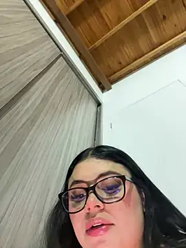 Alissonfernandez_ - Nana spanks her pussy shhh😈😈