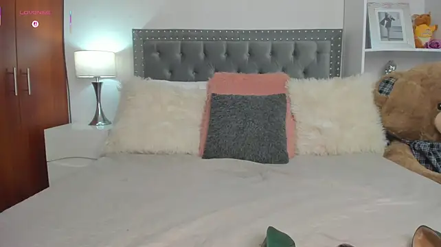 Kyllie_B - touch my wet pussy