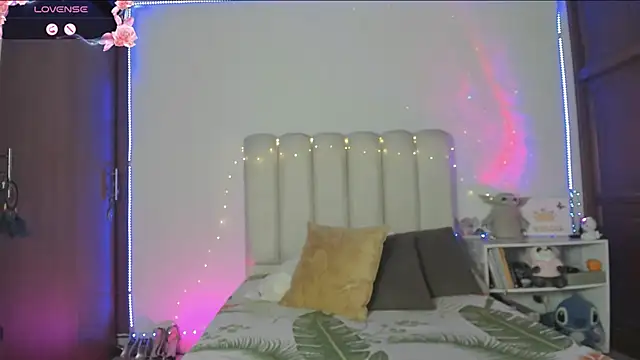 Yelenaowens - plug anal in doggy😈👅