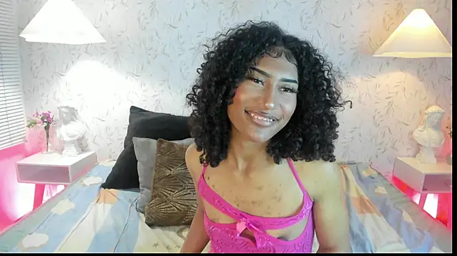 Maxine_Brm - Spanks Ass