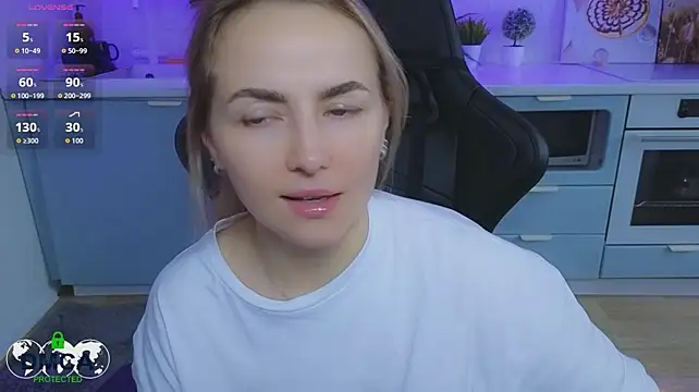 Mira_Mermayd - tease show sexy tits