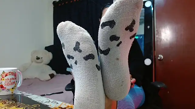 Amaia_Bushida - get my leggings completely wet