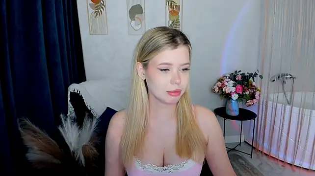 FollowLovee - bikini show