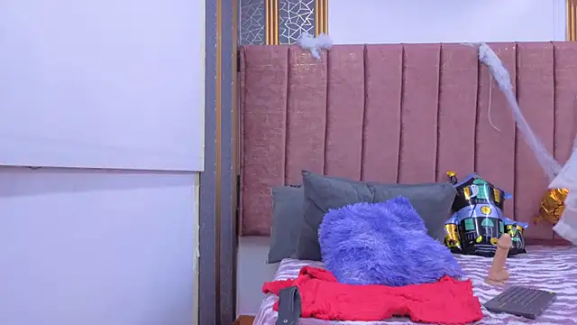 Valeria-niuk - 5 fingers on my pussy