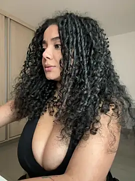 Curlyierr - DOGGY STYLE IN THE FLOOR + SPREAD ASS