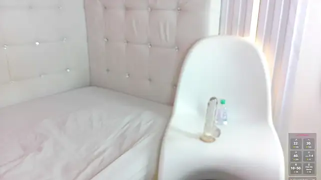 Noah_Sweet - play boobs