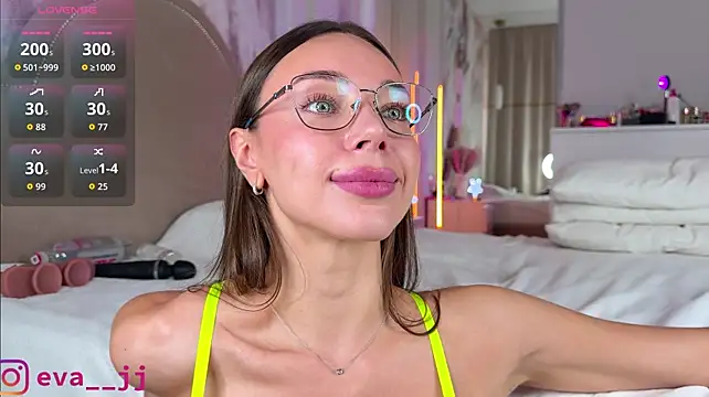 Eva_JJ - Naked and play with pussy
