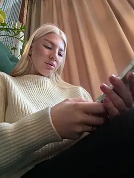 NewLale - Touch pussy