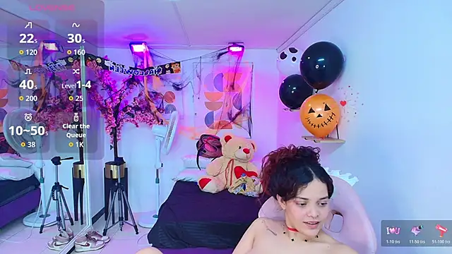 Maggy_t18 - Spit clit + fingerss pussy hard