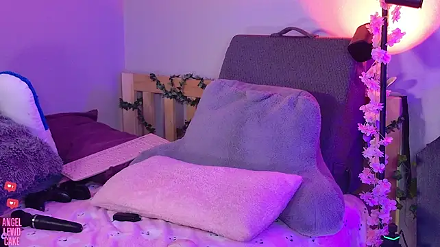 Angel-Lewd-Cake - Make me SQUIRT💦Shower after🎟️show 8tks