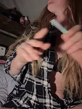 GoldenFlameGoddess - Soak my pussy