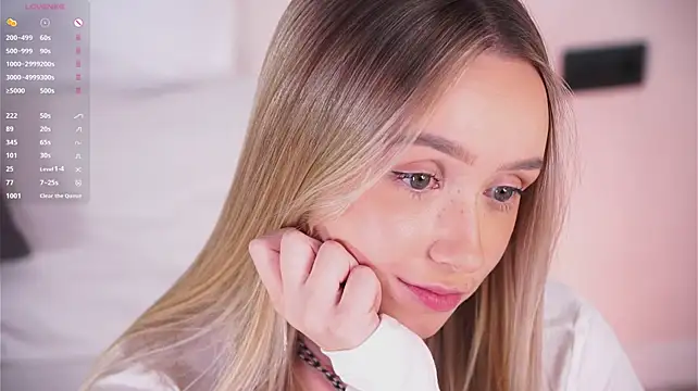 HollisBeckett - Tease you with my boobies