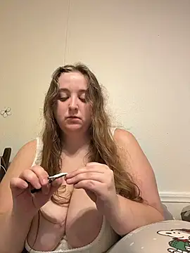 Caligirl9895 - Tits out 5 mins-suck dildo/moan/pinch