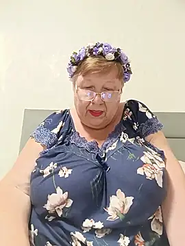 Lena_Gaby - Show tits and pussy
