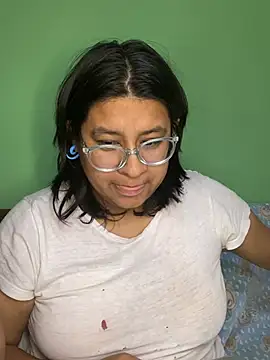 Sarah12333 - Bañarnos juntas