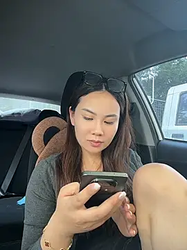 Yioyio-666 - 仿真精液滴屁股诱惑2分钟