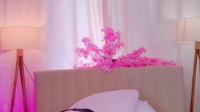 MeowthLilu - Oops, my bra dropped off on the floor🍓