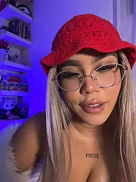 Tyra_malkovaa - DOMI ON MY CLIT AND FUCK MACHINE PUSSY
