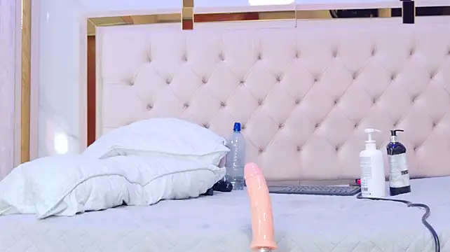 Emaa2_sm - fuckmachine ass 2 min
