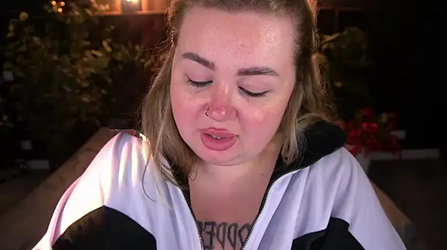 ZaraReignn - POV suck you😍+control 2 toys 5 min