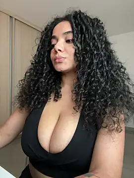 Curlyierr - DOGGY STYLE IN THE FLOOR + SPREAD ASS