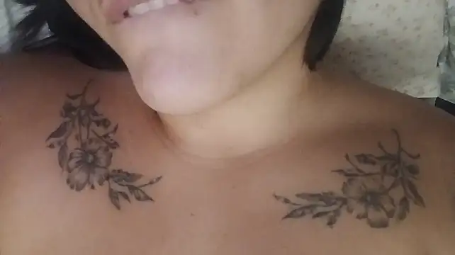 Kittysweetieprrr - squirt con dildo👅