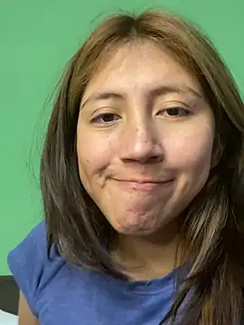 Sarah12333 - Bañarnos juntas