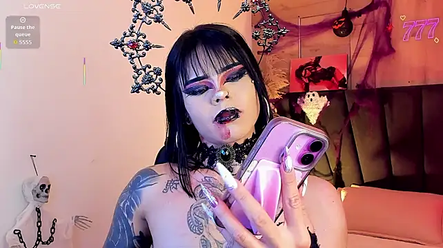 SweetDevil_7 - Oil and water in my body