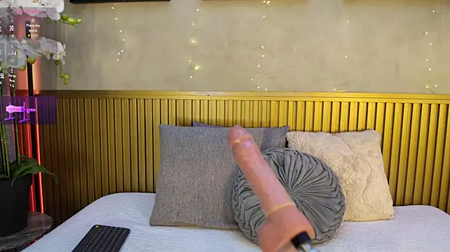 Yara_Fox_ - show my ass