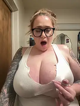 IvyOfYourDreams - Suck dildo w/ tits out