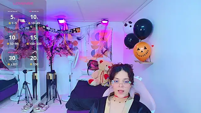 Maggy_t18 - Spit clit + fingerss pussy hard