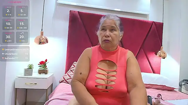 Girl_amada - tits + oil