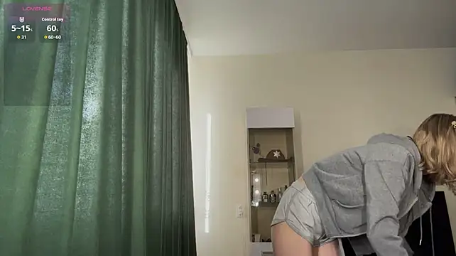 SofyBruno - Let's play with my lips and tongue